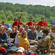 personen-mit-band